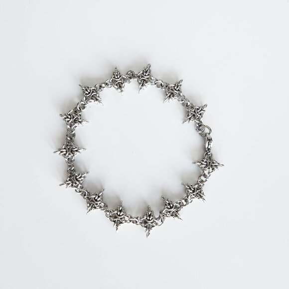 Unique gothic spikes chainmail silver bracelet ✦ handmade star bracelet ✦ - Picture 9 of 11